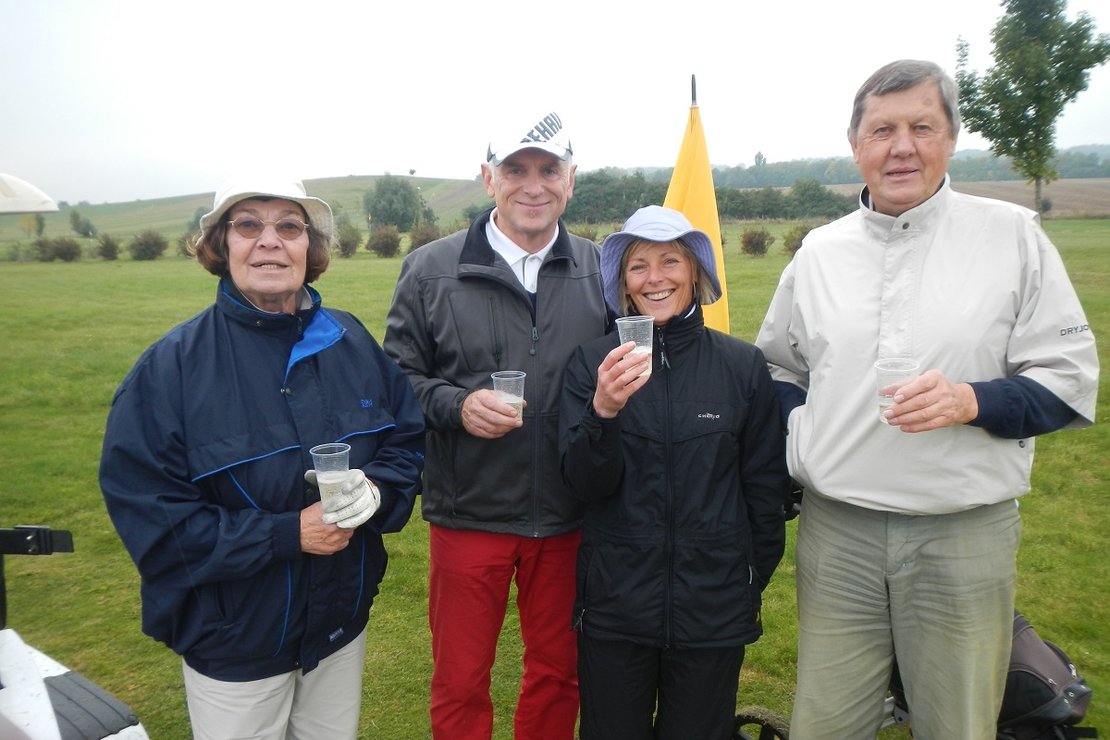 Gemeinsam_spielen_im_thueringer_golfclub_2013